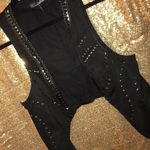 Black US Large Vest with zip, chain and spikes